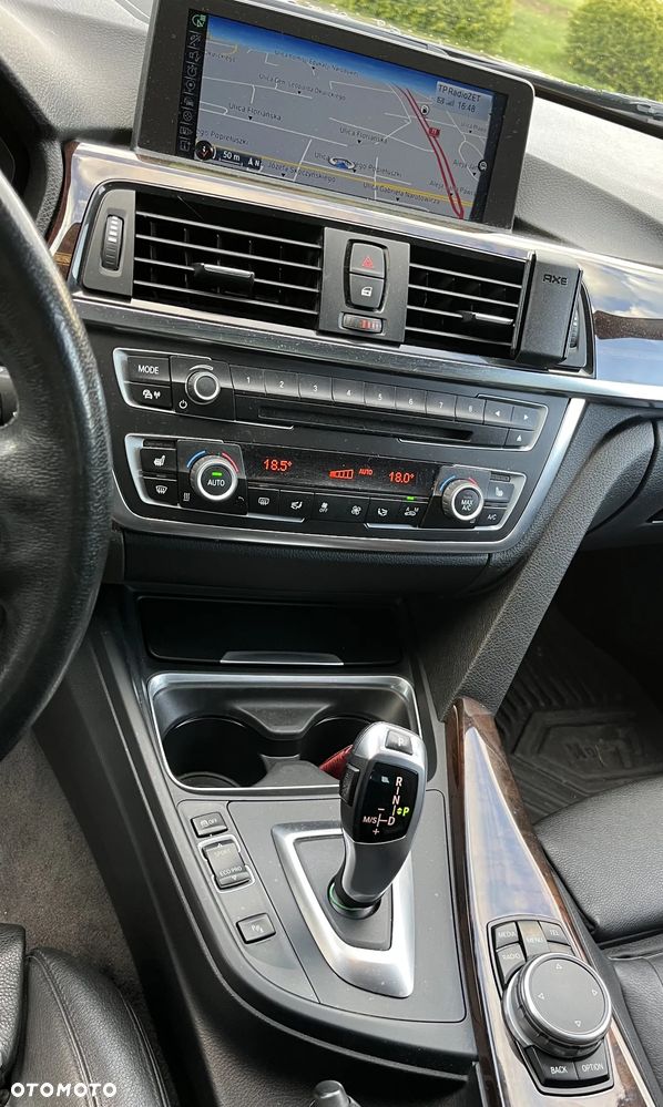 BMW Seria 3 320d xDrive Sport-Aut Luxury Line - 26