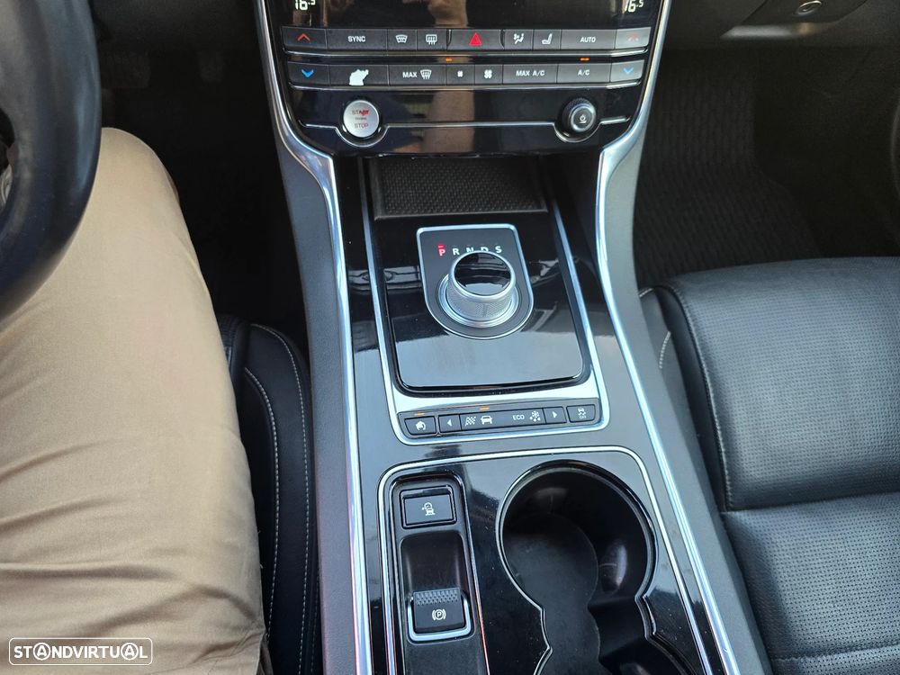 Jaguar XE 20d Aut. R-Sport - 15