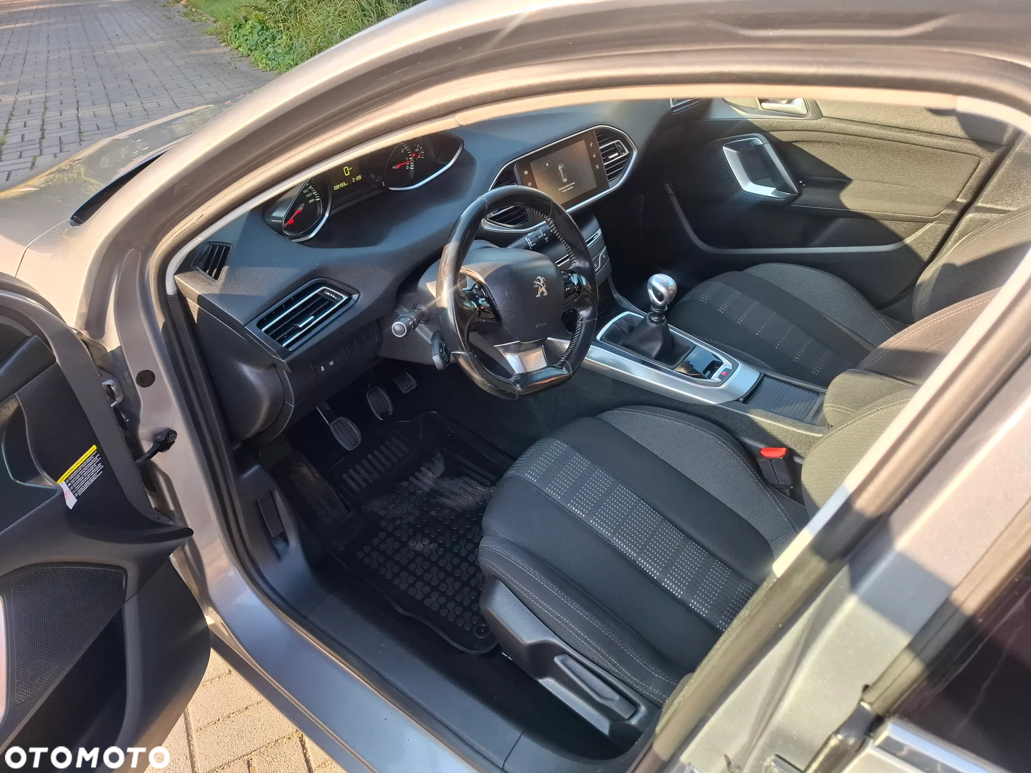 Peugeot 308 1.2 PureTech GPF Active Pack Business S&S - 17