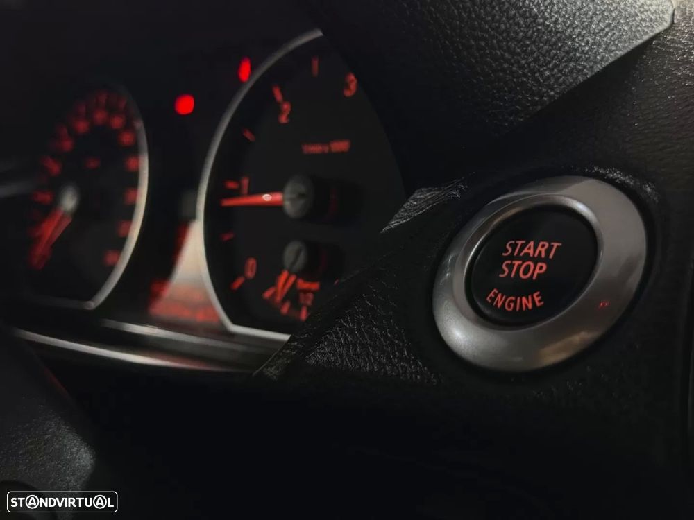 BMW 118 d Pack M - 16