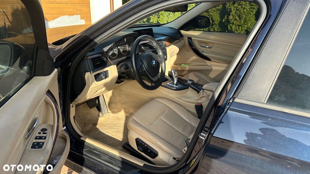 BMW Seria 3 335i xDrive Edition Sport - 11