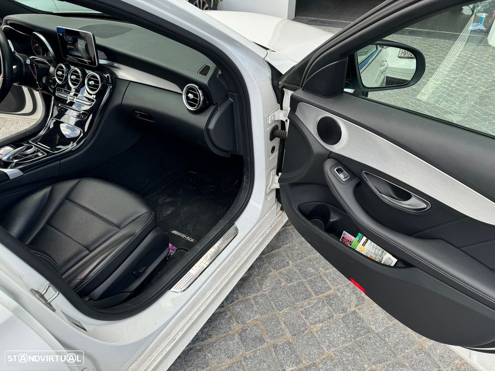 Mercedes-Benz C 300 h AMG Line - 11