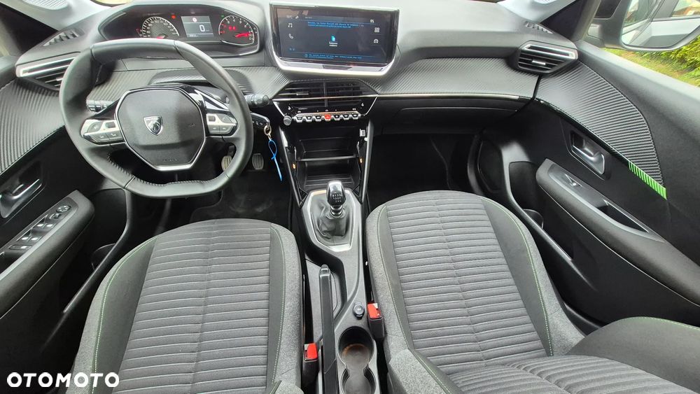 Peugeot 208 - 5