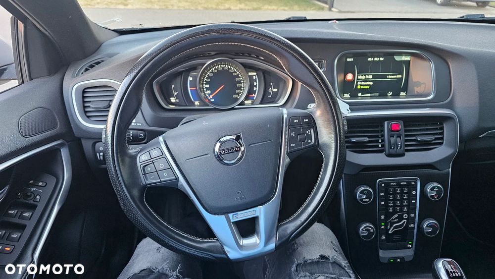 Volvo V40 D2 Drive-E R-Design Momentum - 11