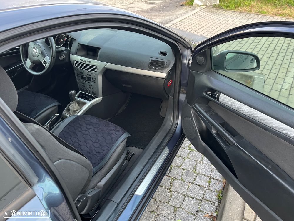 Opel Astra GTC 1.3 CDTI - 2