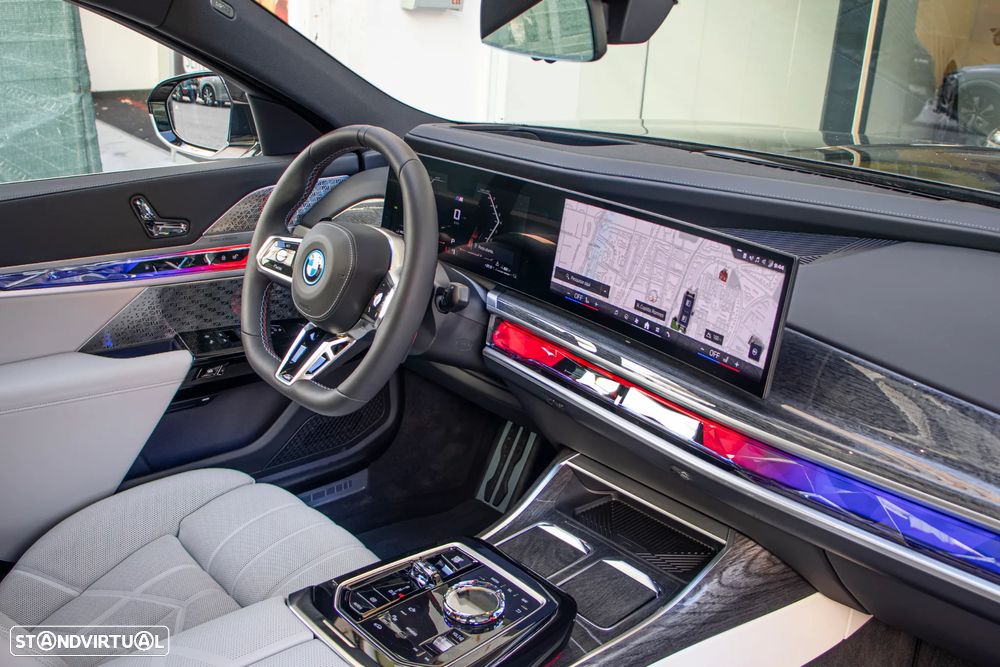 BMW 760 M760e xDrive - 32