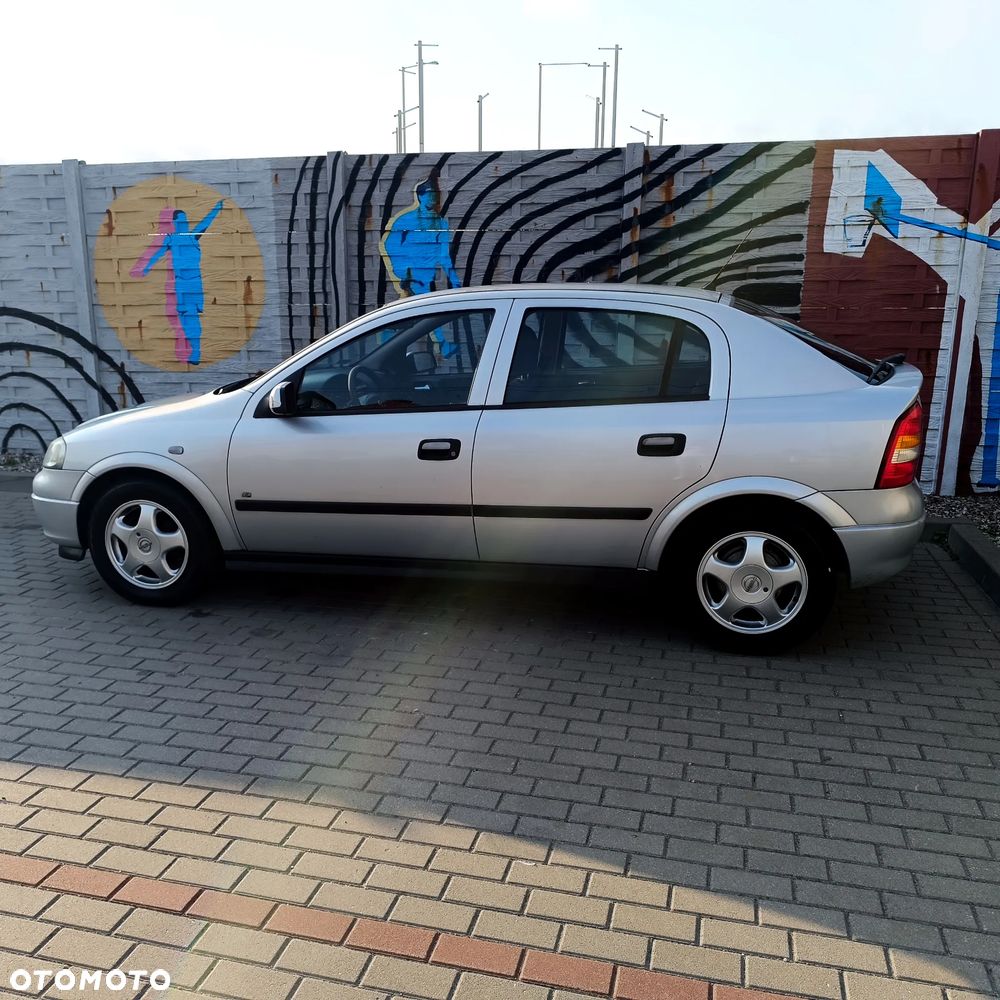 Opel Astra 1.4 - 3