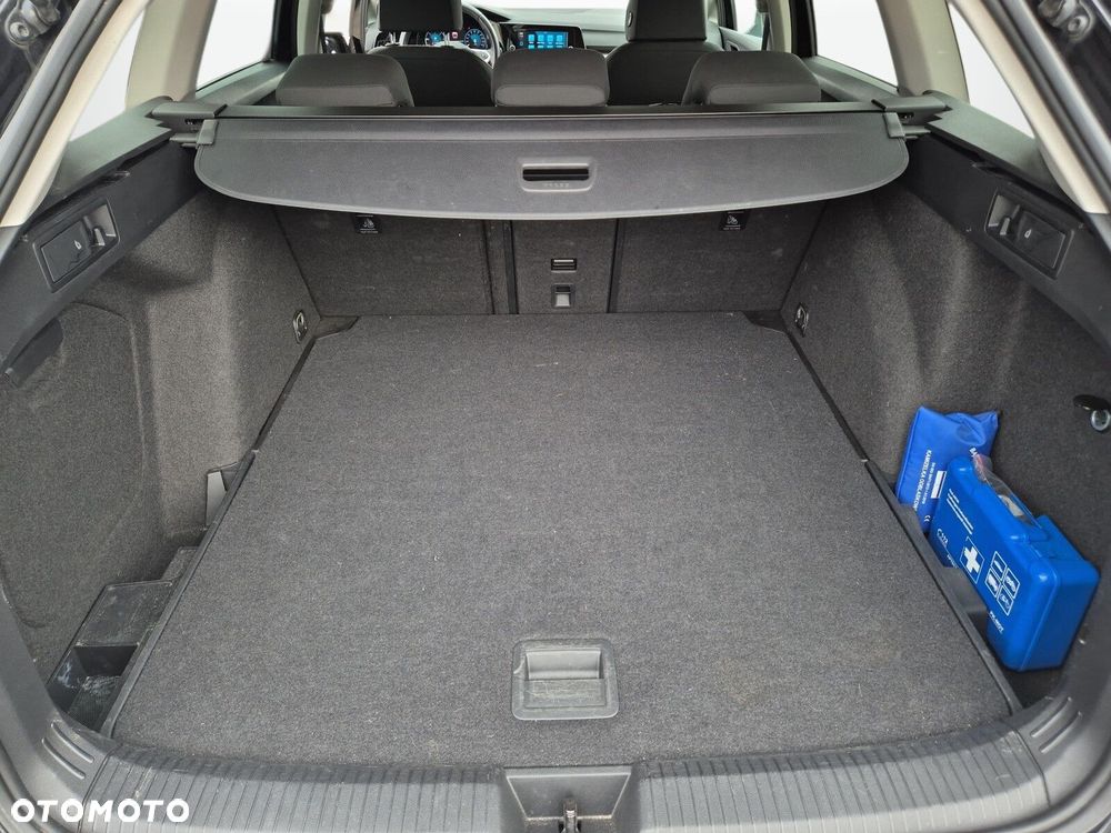 Volkswagen Golf - 24