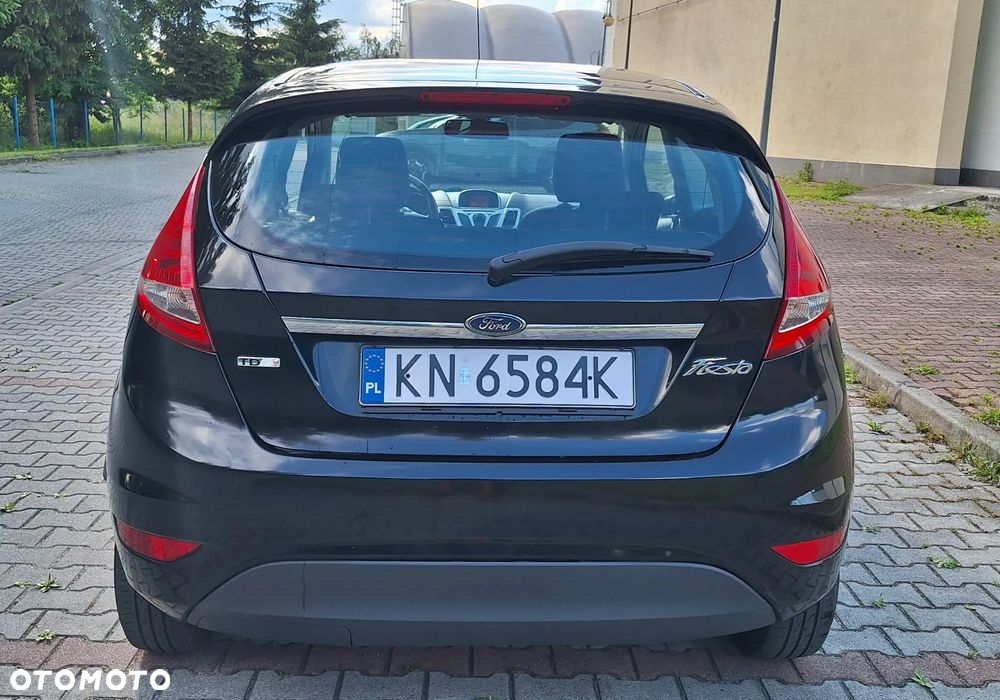 Ford Fiesta 1.6 TDCi Individual - 17