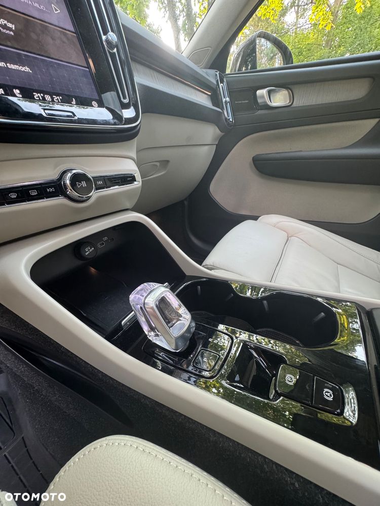 Volvo XC 40 B5 AWD Ultimate Dark - 8