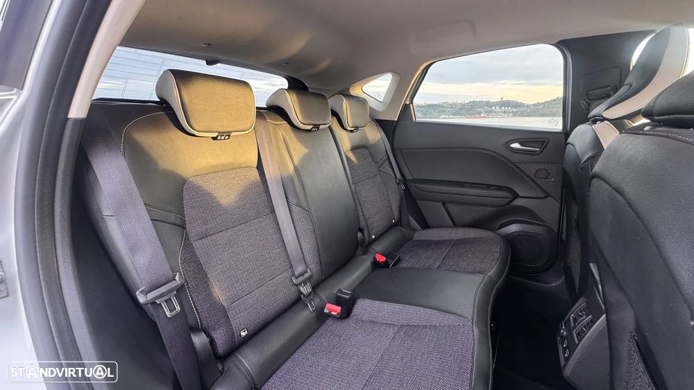 Renault Captur 1.0 TCe Techno Bi-Fuel - 24