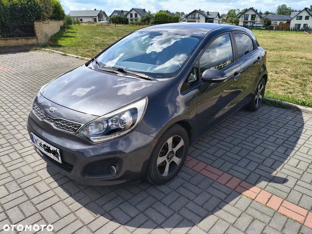 Kia Rio 1.2 L - 1