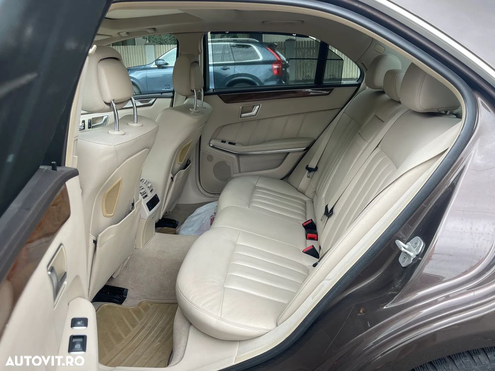 Mercedes-Benz E 350 BlueTEC 4MATIC Aut. - 33