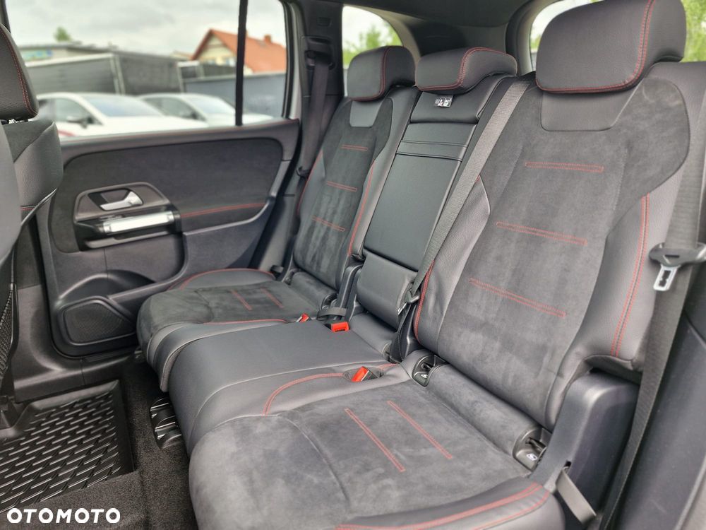 Mercedes-Benz GLB 200 4-Matic AMG Line 8G-DCT - 14