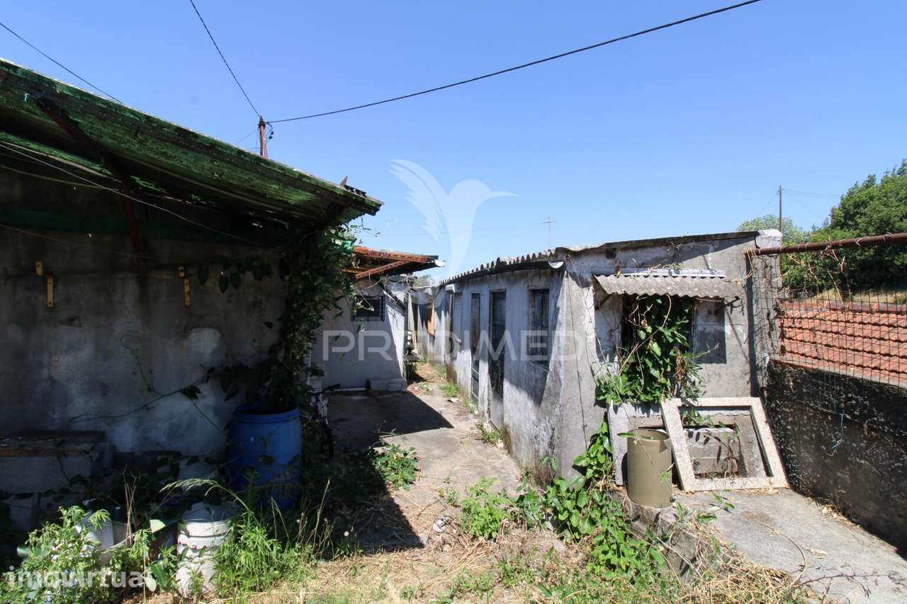 Conjunto moradias devolutas com terreno, Zona ARU S. Mamede Infesta - Grande imagem: 4/18