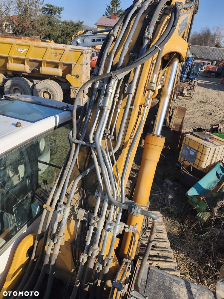 Liebherr R934C - 11