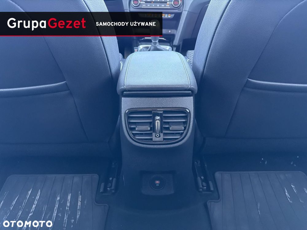 Kia XCeed 1.5 T-GDI Business Line - 37