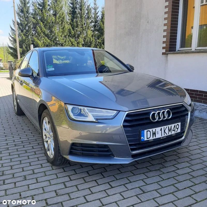 Audi A4 2.0 TDI Design - 1