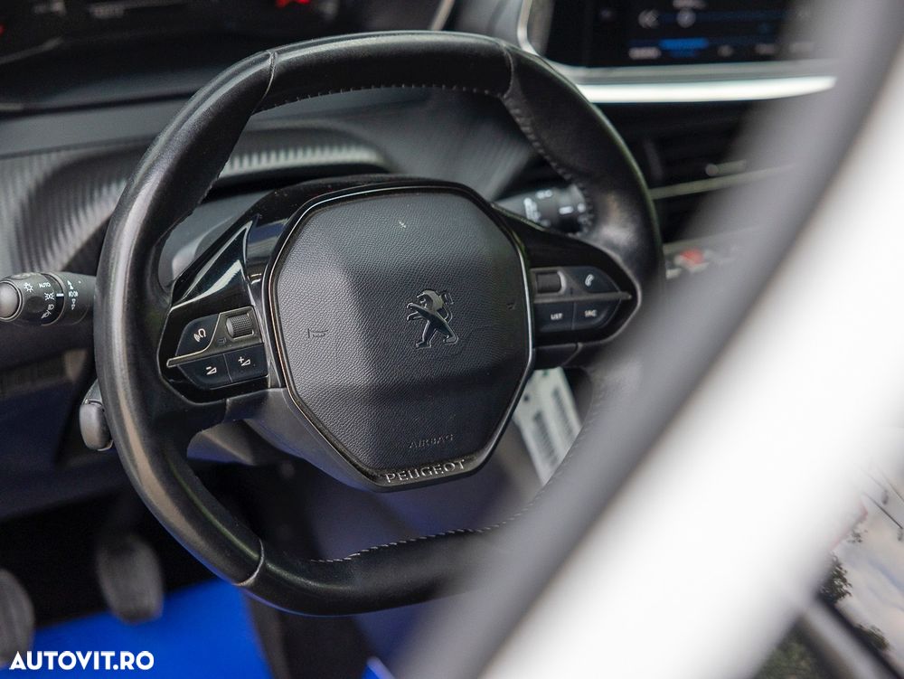 Peugeot 2008 1.5 BlueHDI FAP Allure - 8