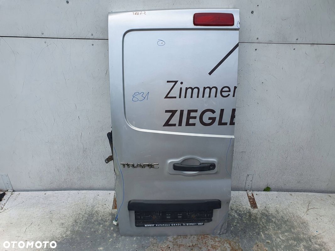 Renault Trafic III 3 14- Vivaro (X82) lewe furtki drzwi tylne tył - 1