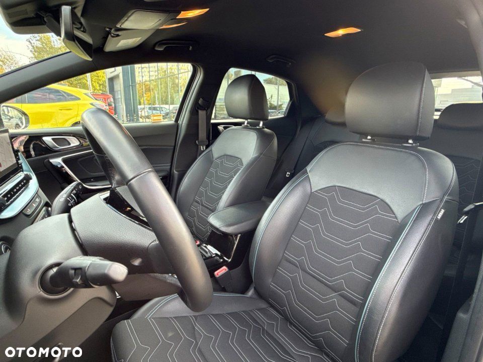 Kia XCeed - 11