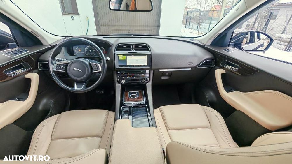 Jaguar F-Pace - 5