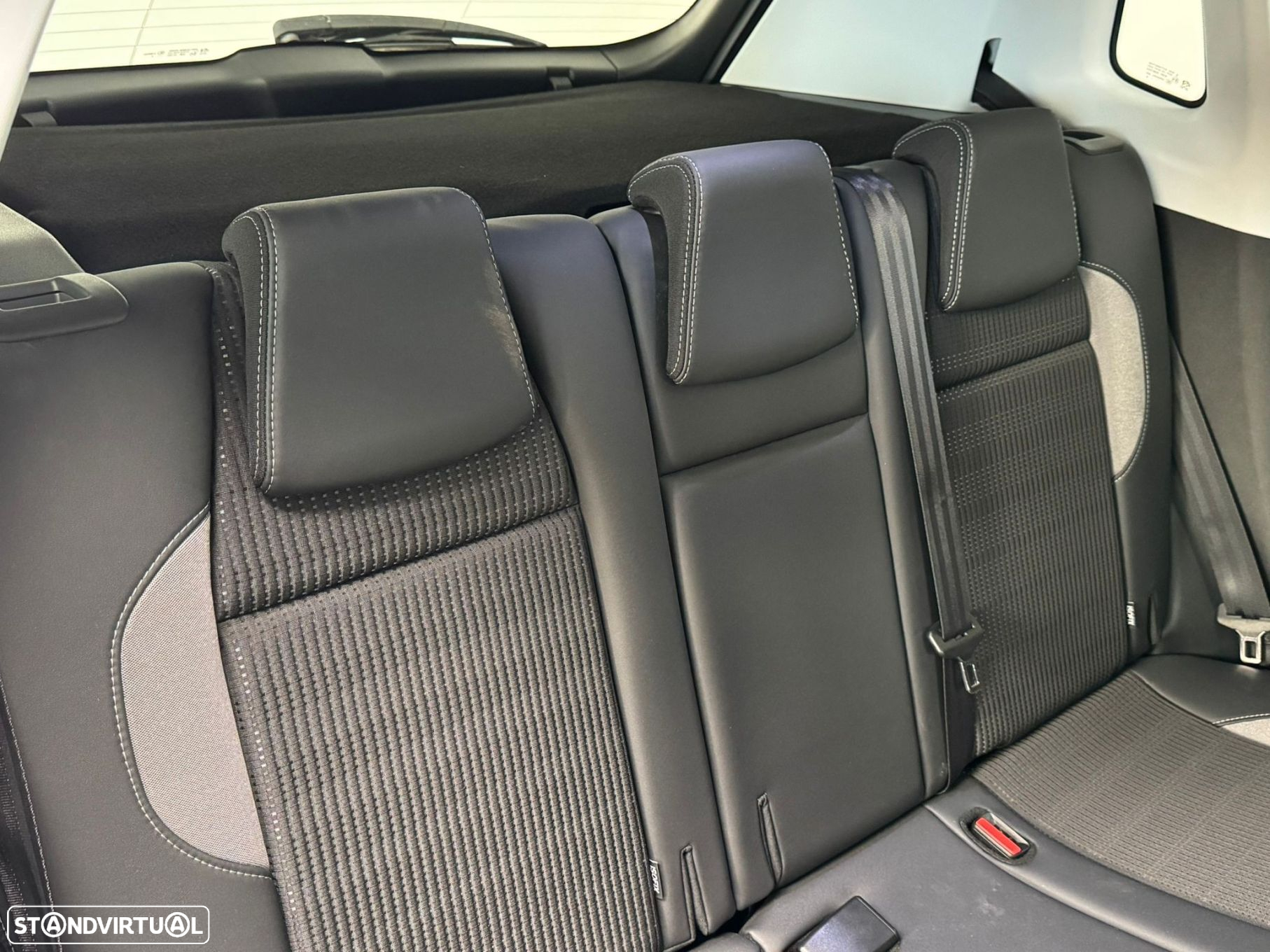 Peugeot 2008 1.2 PureTech Allure - 19