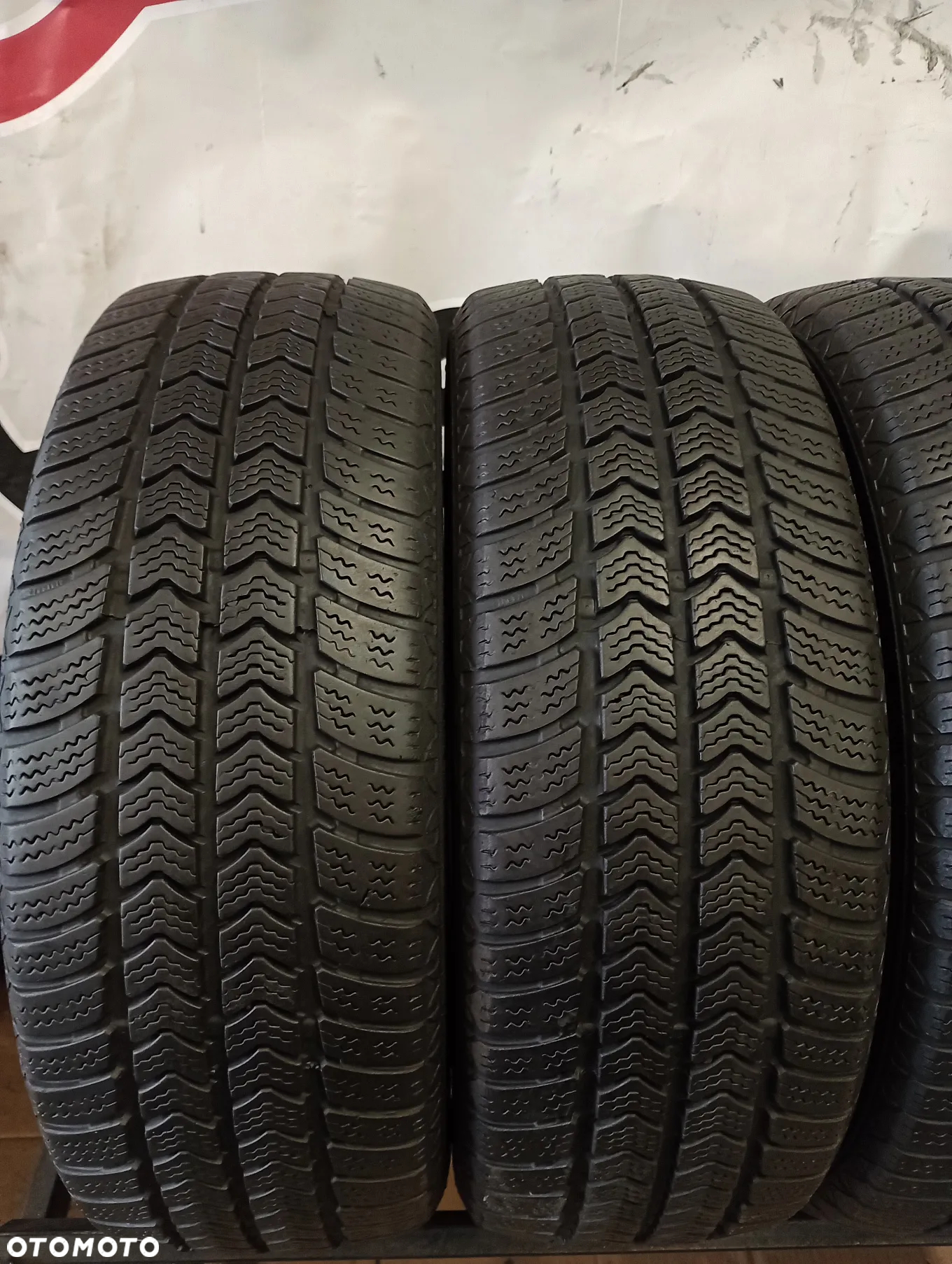 OPONY ZIMOWE WZMACNIANE 4x 195/60 R16C 99T SEMPERIT VAN-GRIP 2 - 3