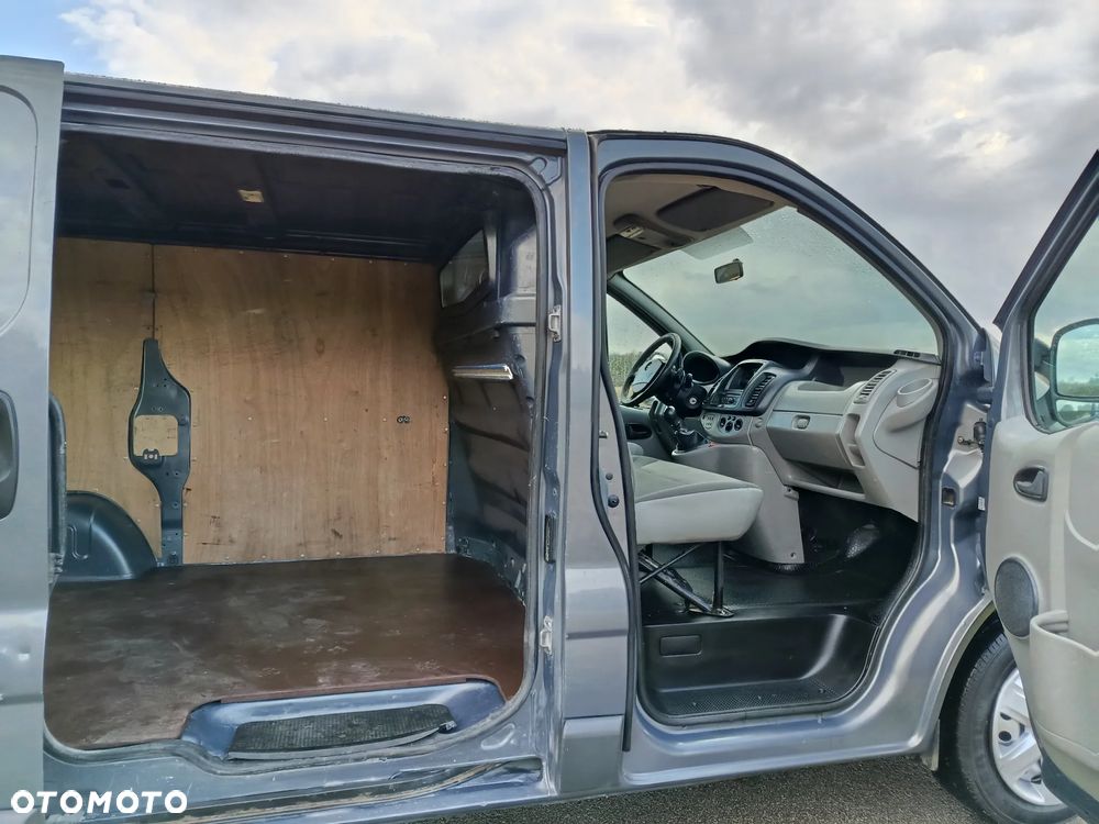 Opel Vivaro - 8