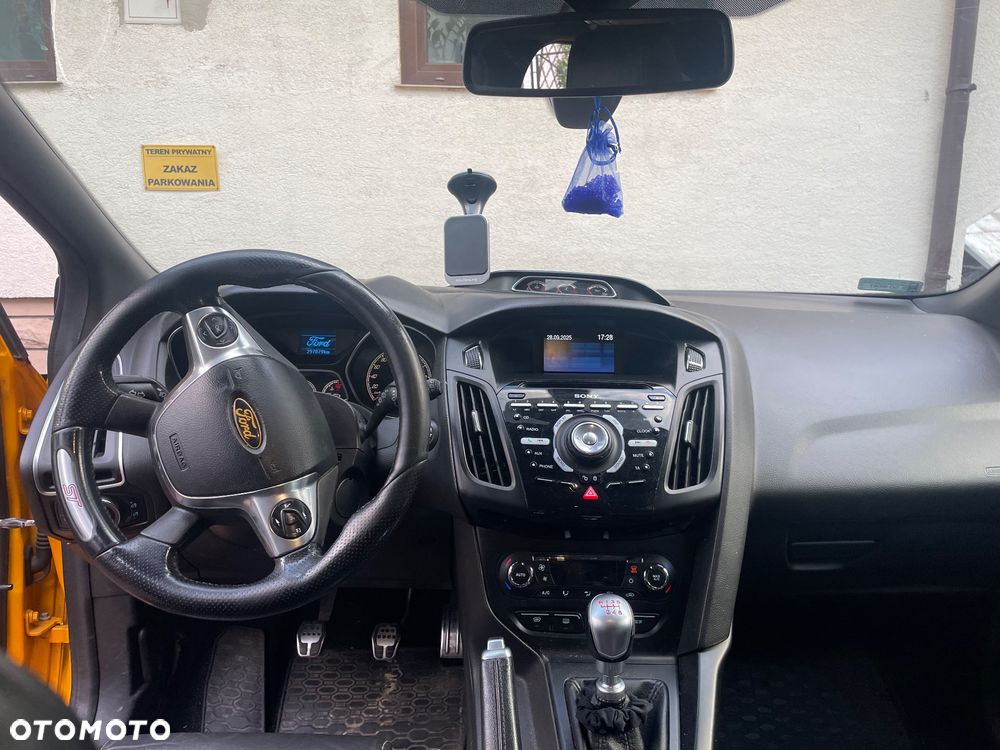 Ford Focus ST - 6
