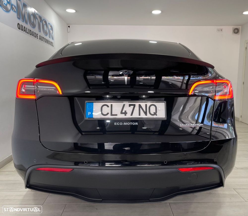 Tesla Model Y Performance Dual Motor AWD - 19