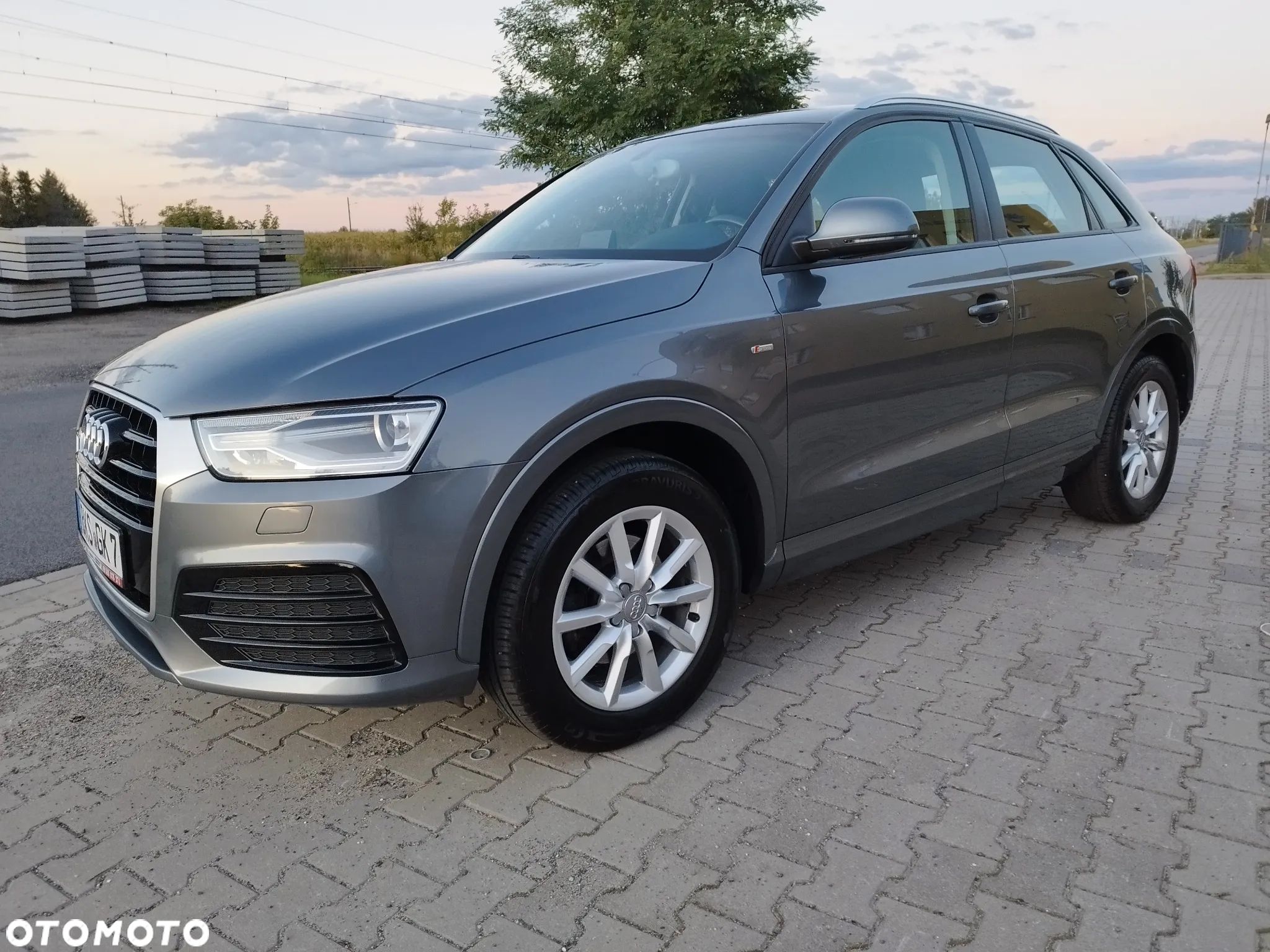 Audi Q3 35 TDI S line - 1