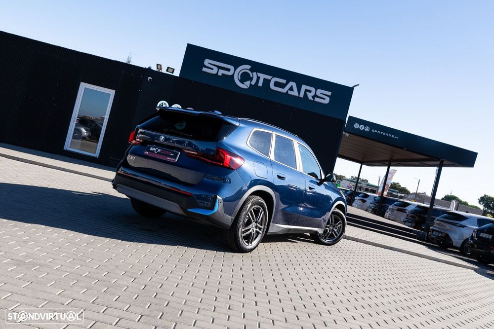 BMW iX1 xDrive30 - 10