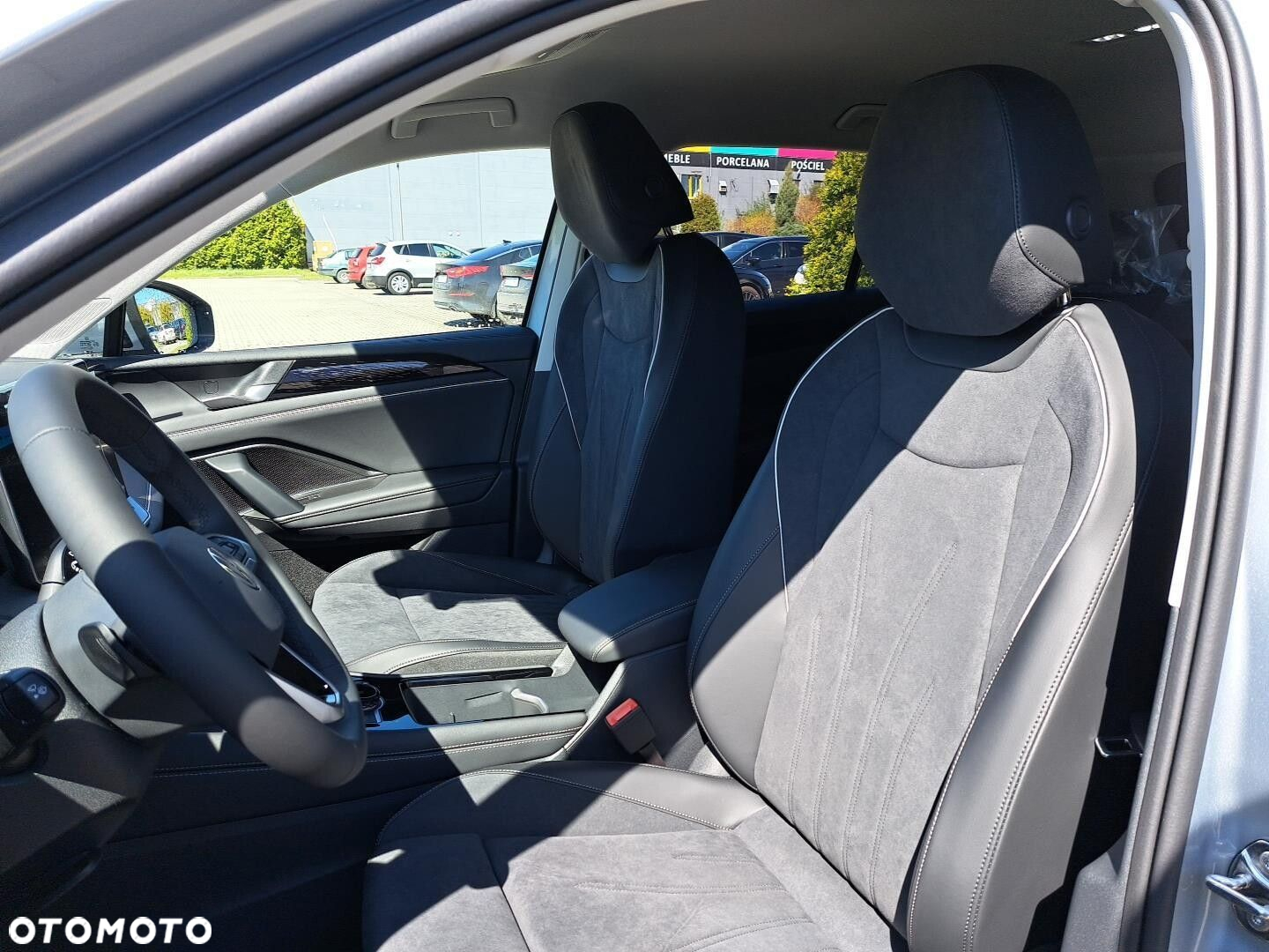 Volkswagen Tiguan - 11