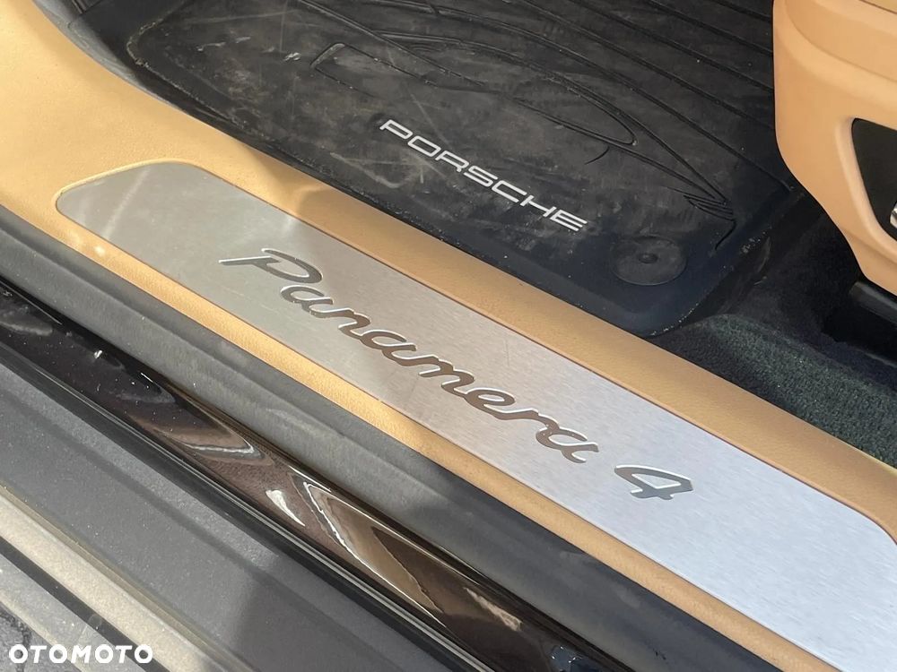 Porsche Panamera - 17