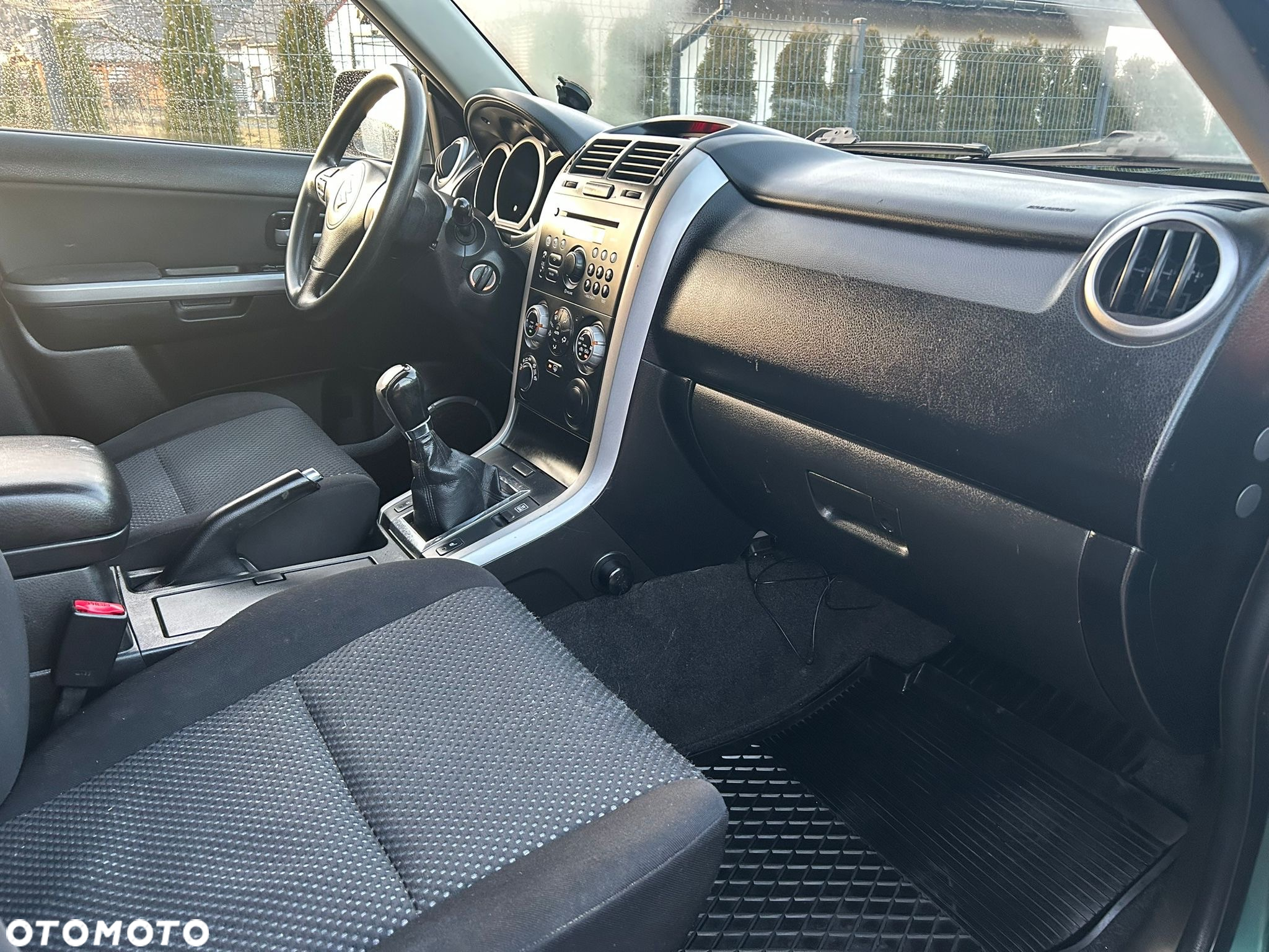 Suzuki Grand Vitara 2.0 - 7