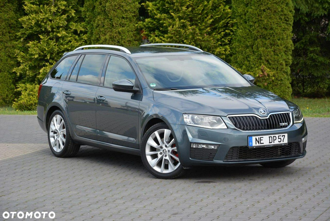 Skoda Octavia Combi 2.0 TDI DSG RS - 11