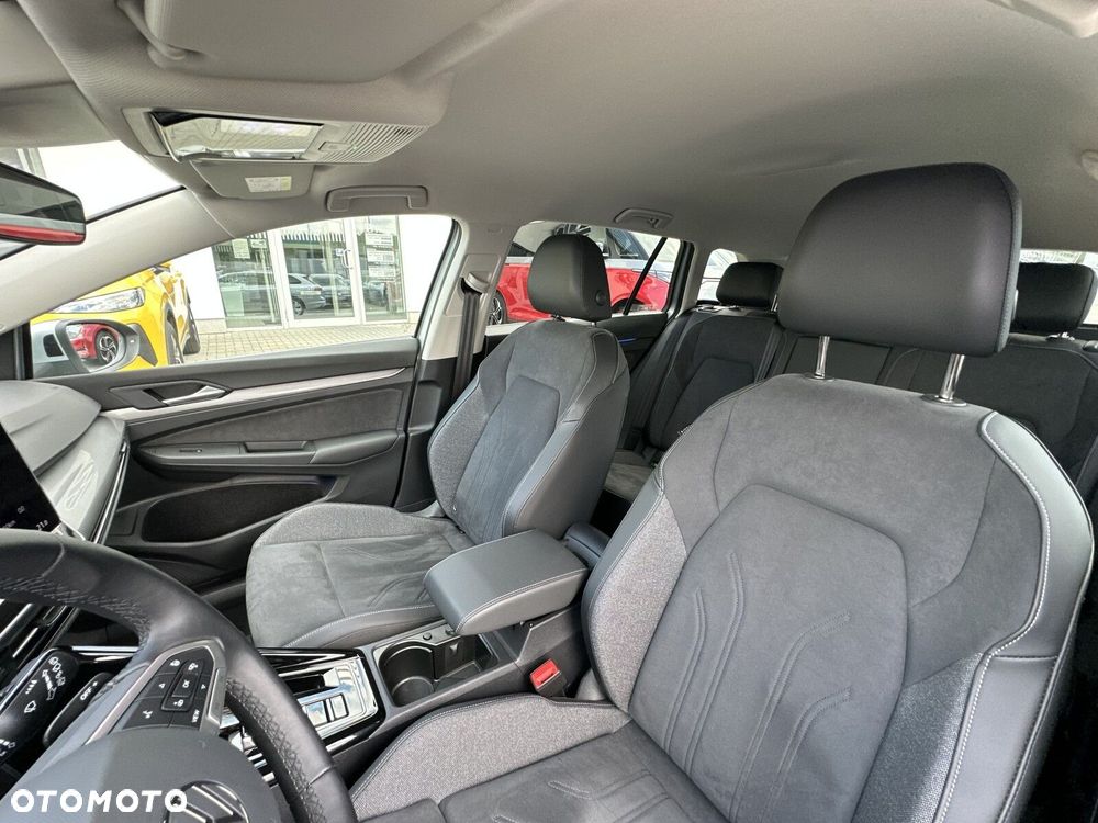 Volkswagen Golf Variant - 12