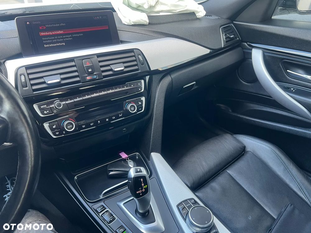 BMW Seria 3 320d xDrive M Sport - 12