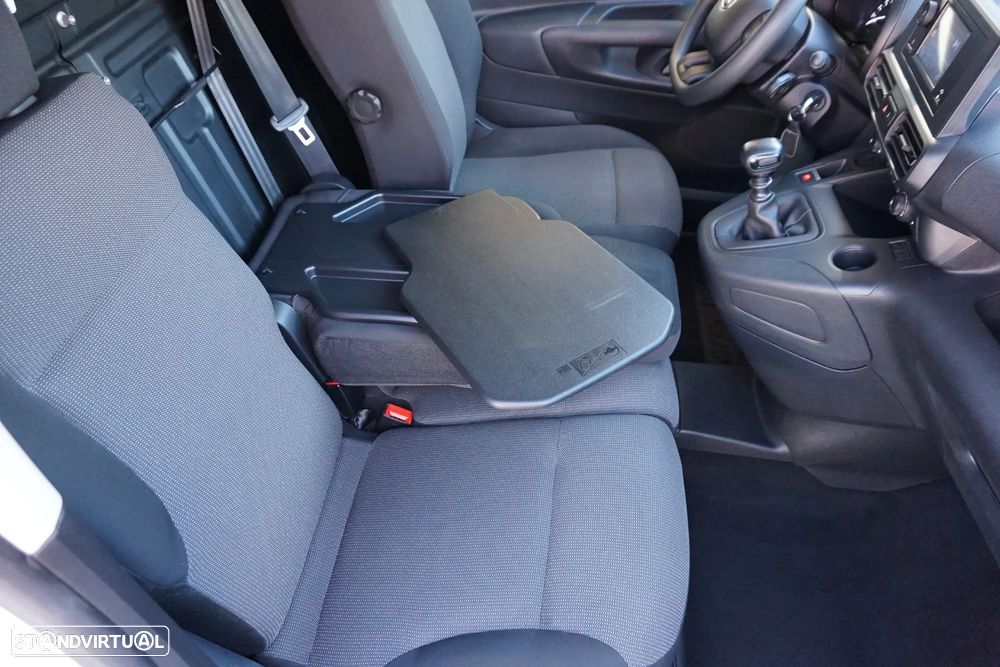 Toyota Proace City 1.5D 102 3 lug. Comfort IVA dedutível - 37