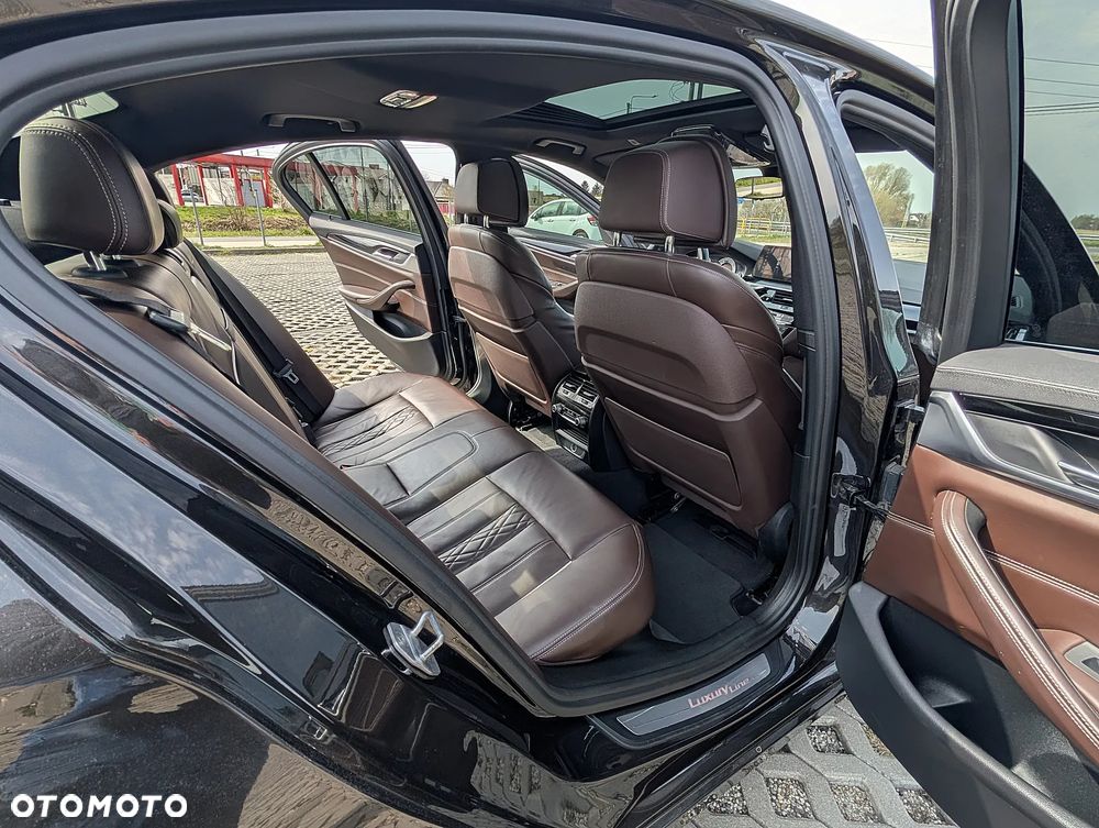BMW Seria 5 530i Luxury Line - 27