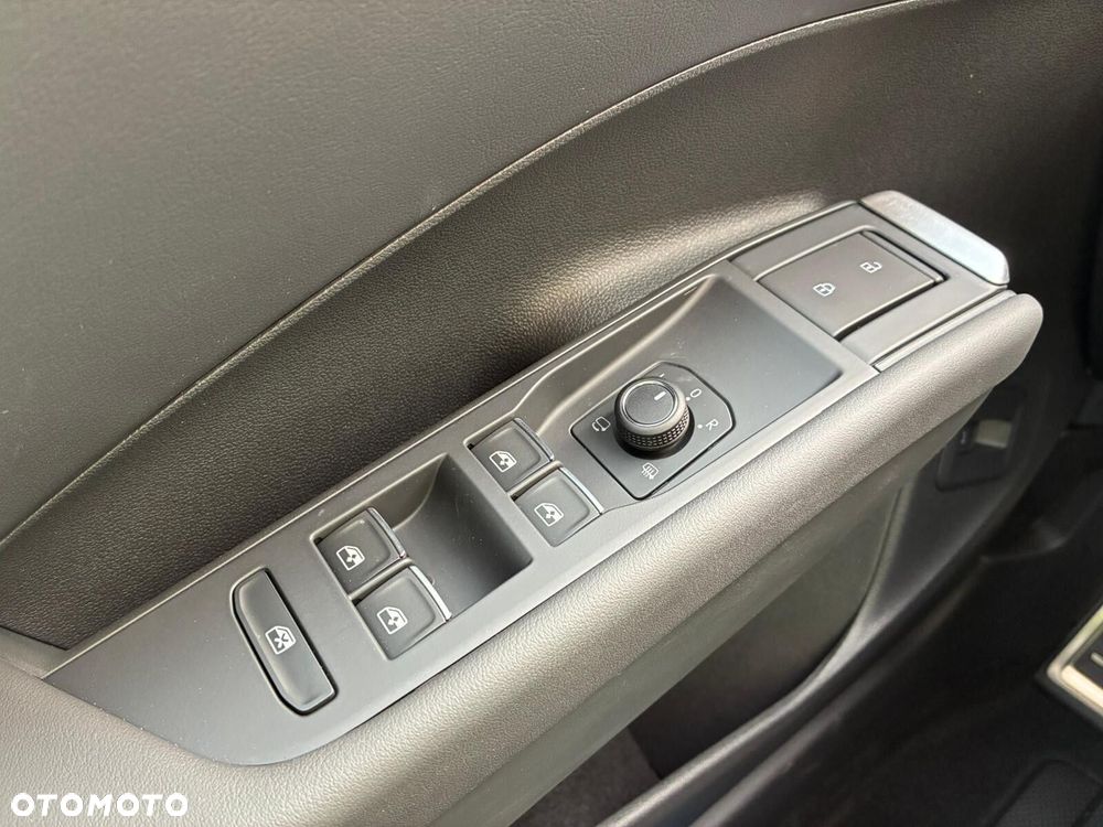 Volkswagen T-Roc - 21