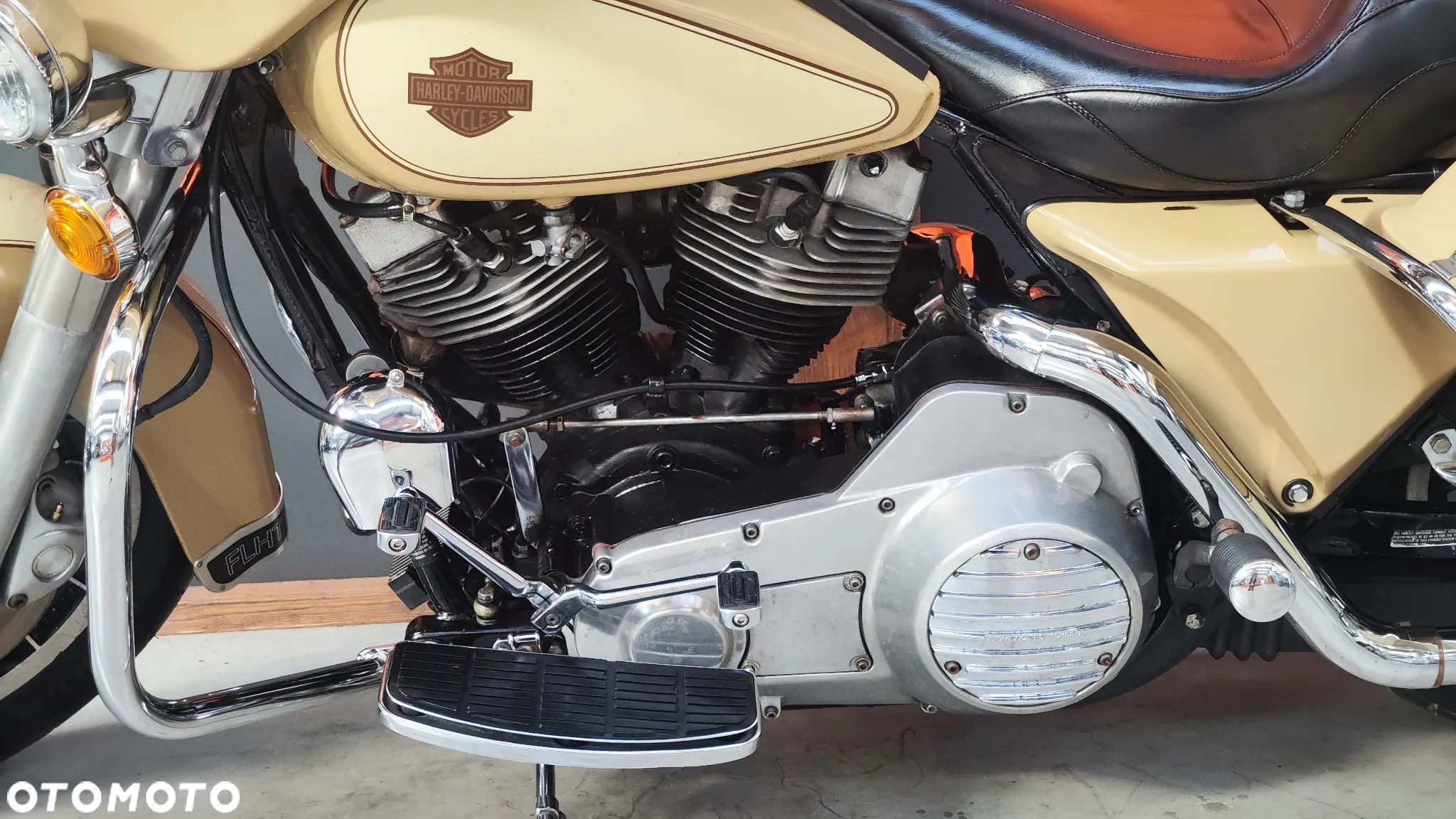 Harley-Davidson FLH Electra Glide - 20