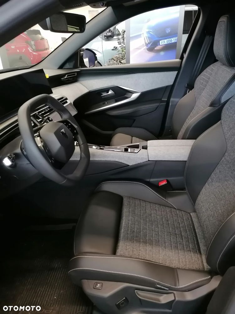 Peugeot 5008 1.2 PureTech mHEV Allure S&S e-DCS6 - 6