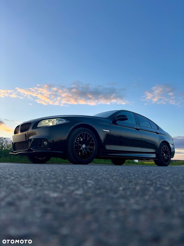 BMW Seria 5 528i - 2