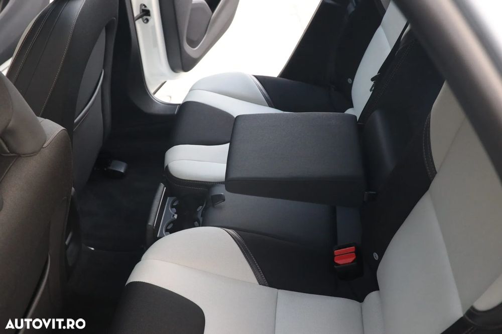 Volvo V40 D2 Aut. Momentum - 8