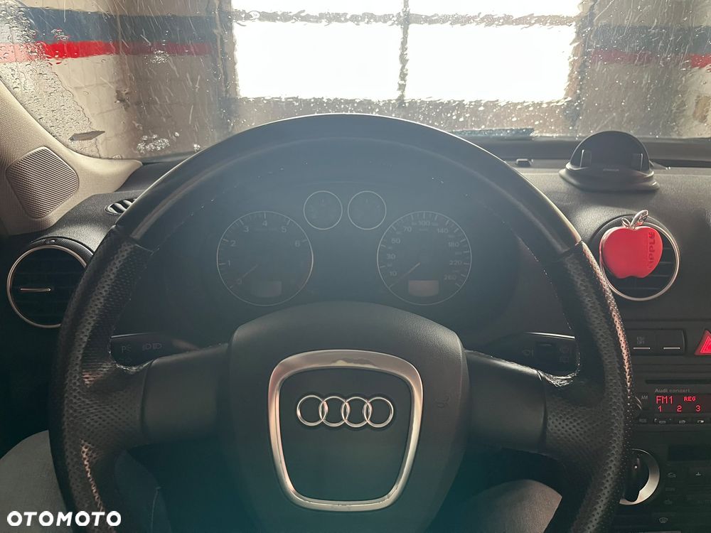 Audi A3 3-drzwiowe 1.6 Ambition - 10