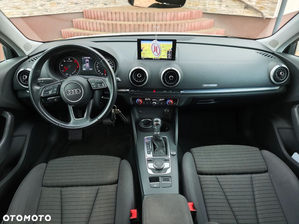 Audi A3 Sportback 2.0 TDI S tronic design - 30