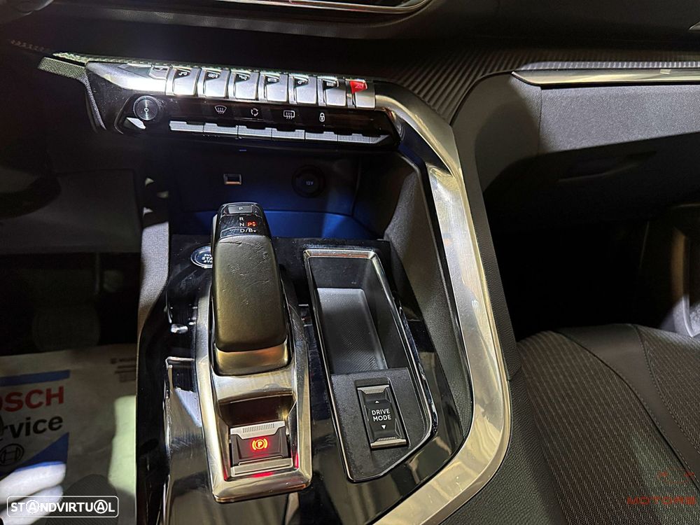 Peugeot 3008 1.6 Hybrid Allure e-EAT8 - 29