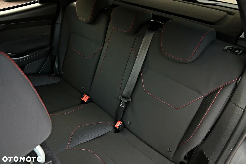 Ford Focus 1.0 EcoBoost Start-Stopp-System ST-LINE X - 32